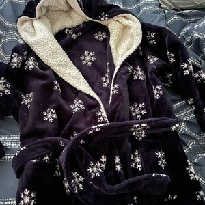 Snowflake robe